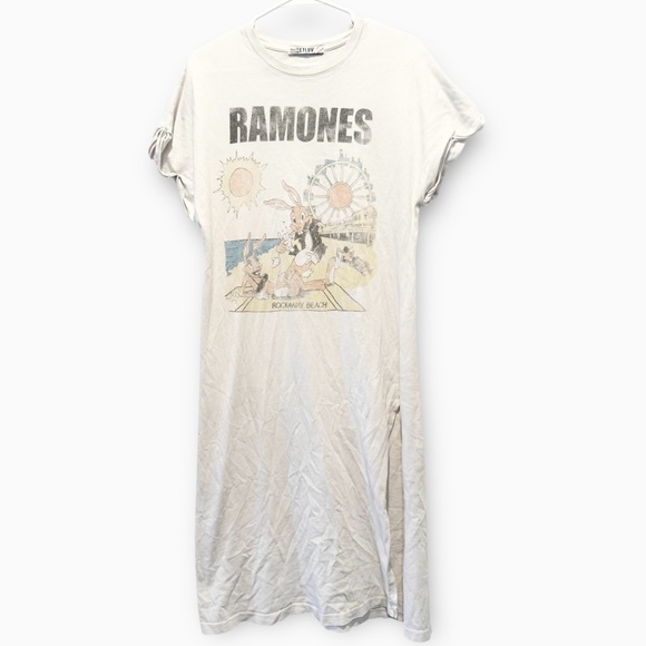 Free People Letluv Ramones Band Graphic Tee Shirt Sz XS - Picture 10 of 10
